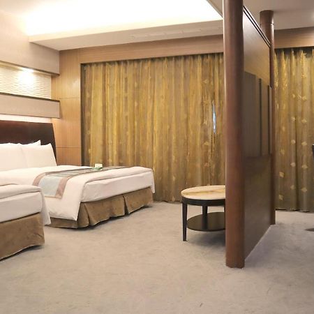 Ho Fong Business Stay Фенгюен Екстериор снимка
