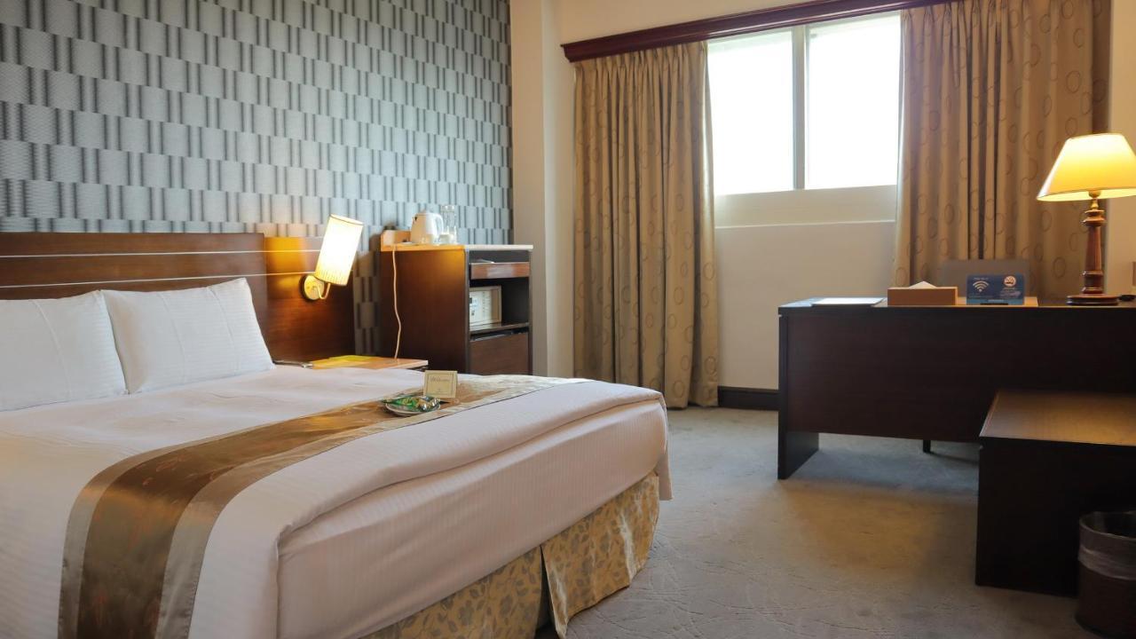 Ho Fong Business Stay Фенгюен Екстериор снимка