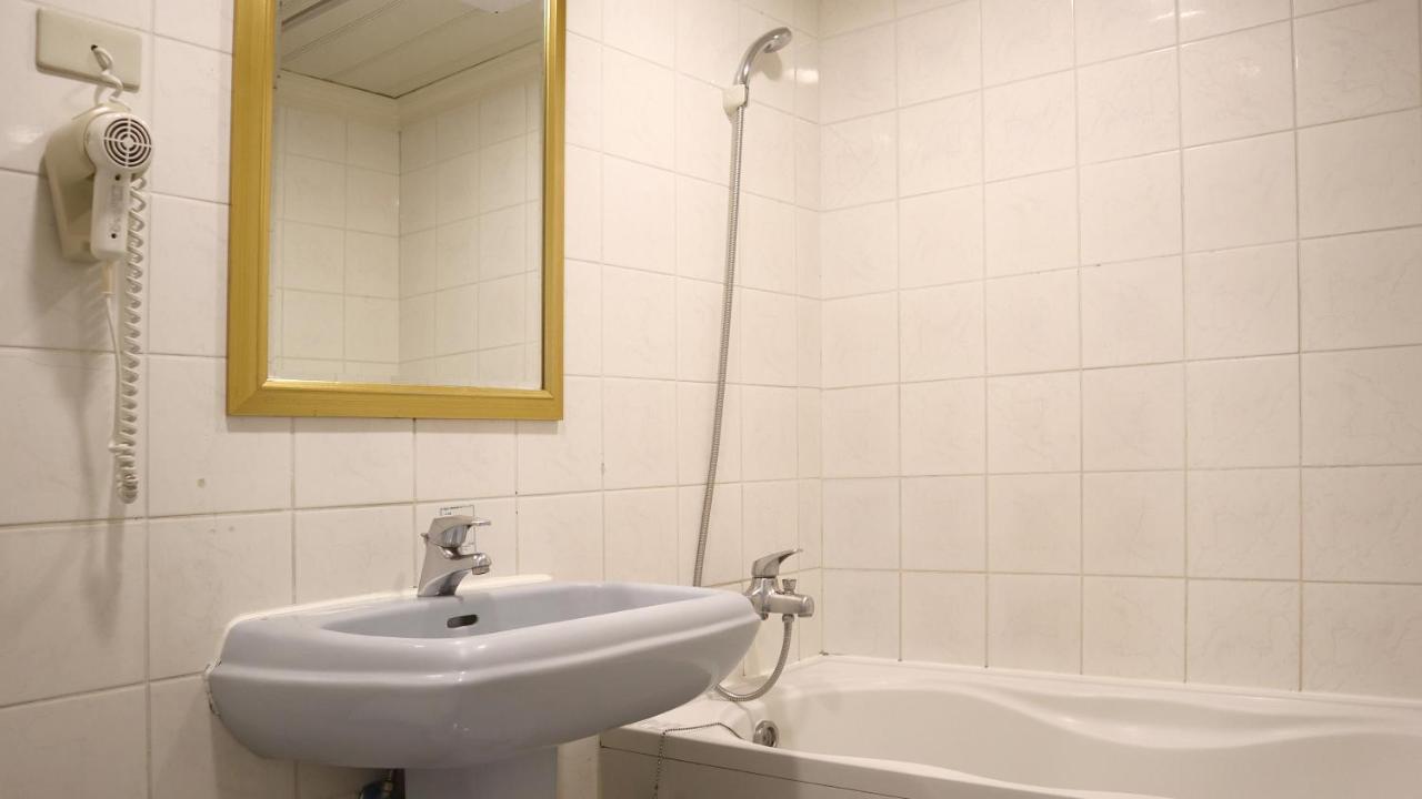 Ho Fong Business Stay Фенгюен Екстериор снимка