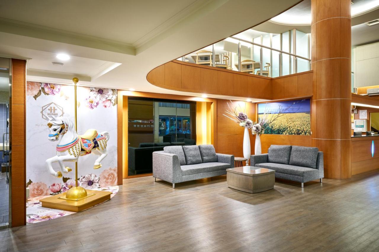 Ho Fong Business Stay Фенгюен Екстериор снимка