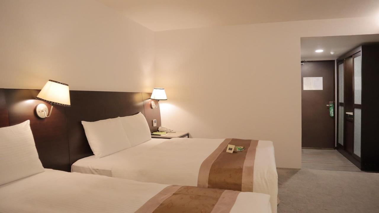 Ho Fong Business Stay Фенгюен Екстериор снимка