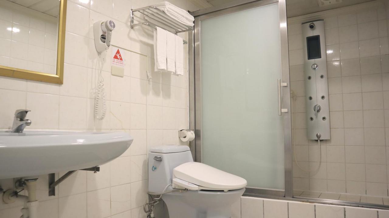 Ho Fong Business Stay Фенгюен Екстериор снимка