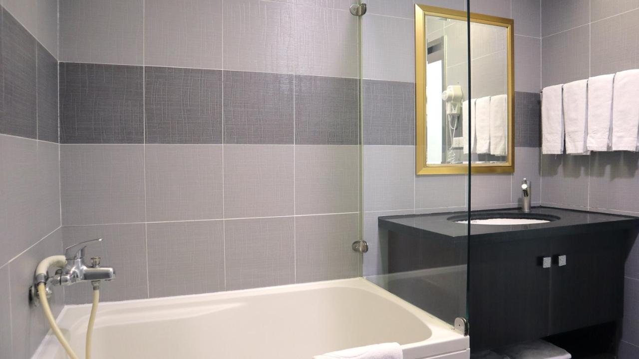 Ho Fong Business Stay Фенгюен Екстериор снимка