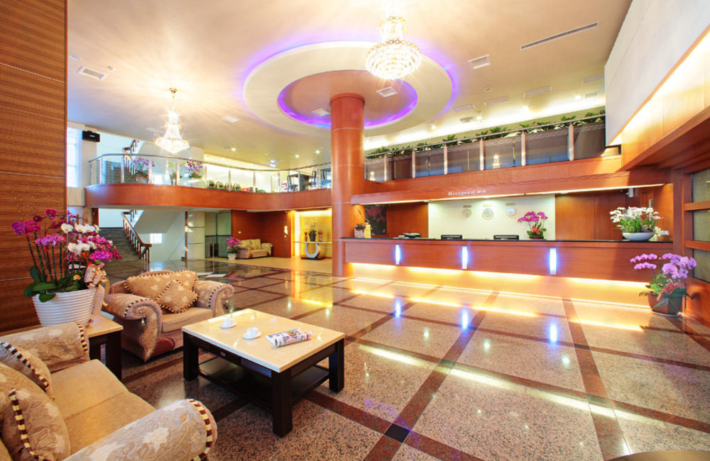Ho Fong Business Stay Фенгюен Екстериор снимка