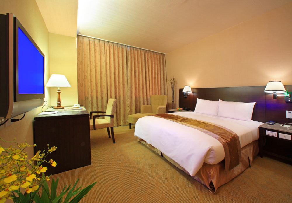 Ho Fong Business Stay Фенгюен Екстериор снимка