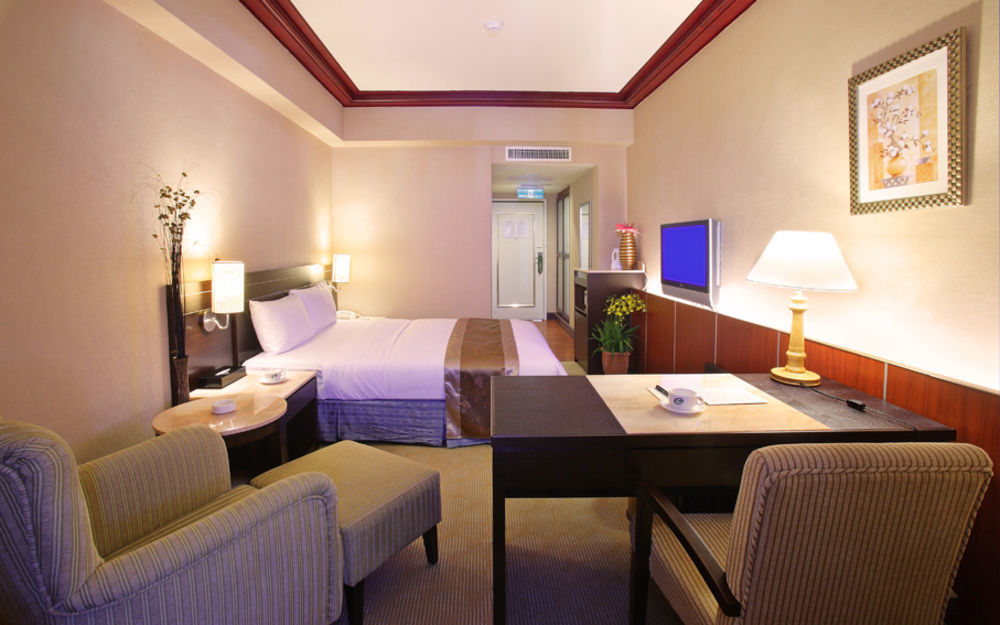 Ho Fong Business Stay Фенгюен Екстериор снимка