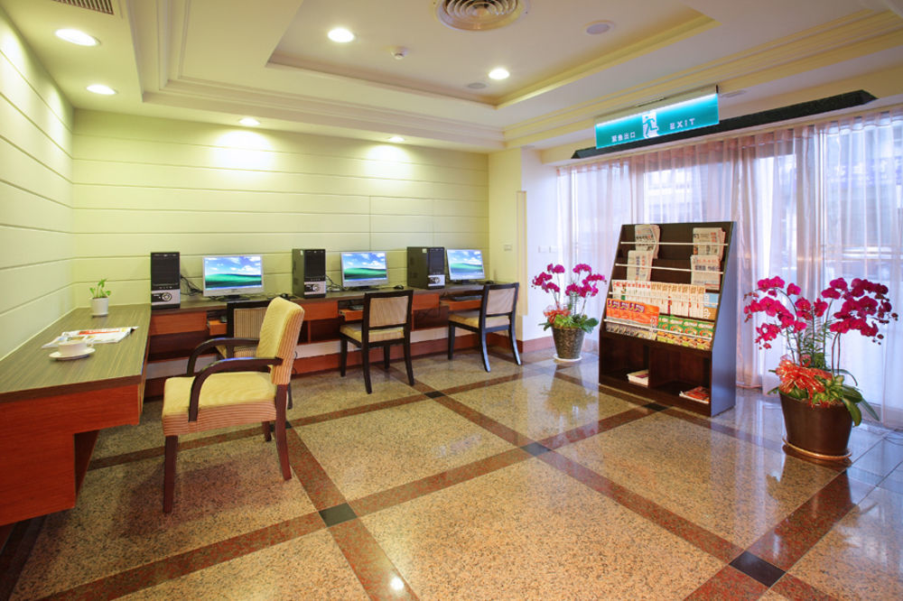 Ho Fong Business Stay Фенгюен Екстериор снимка