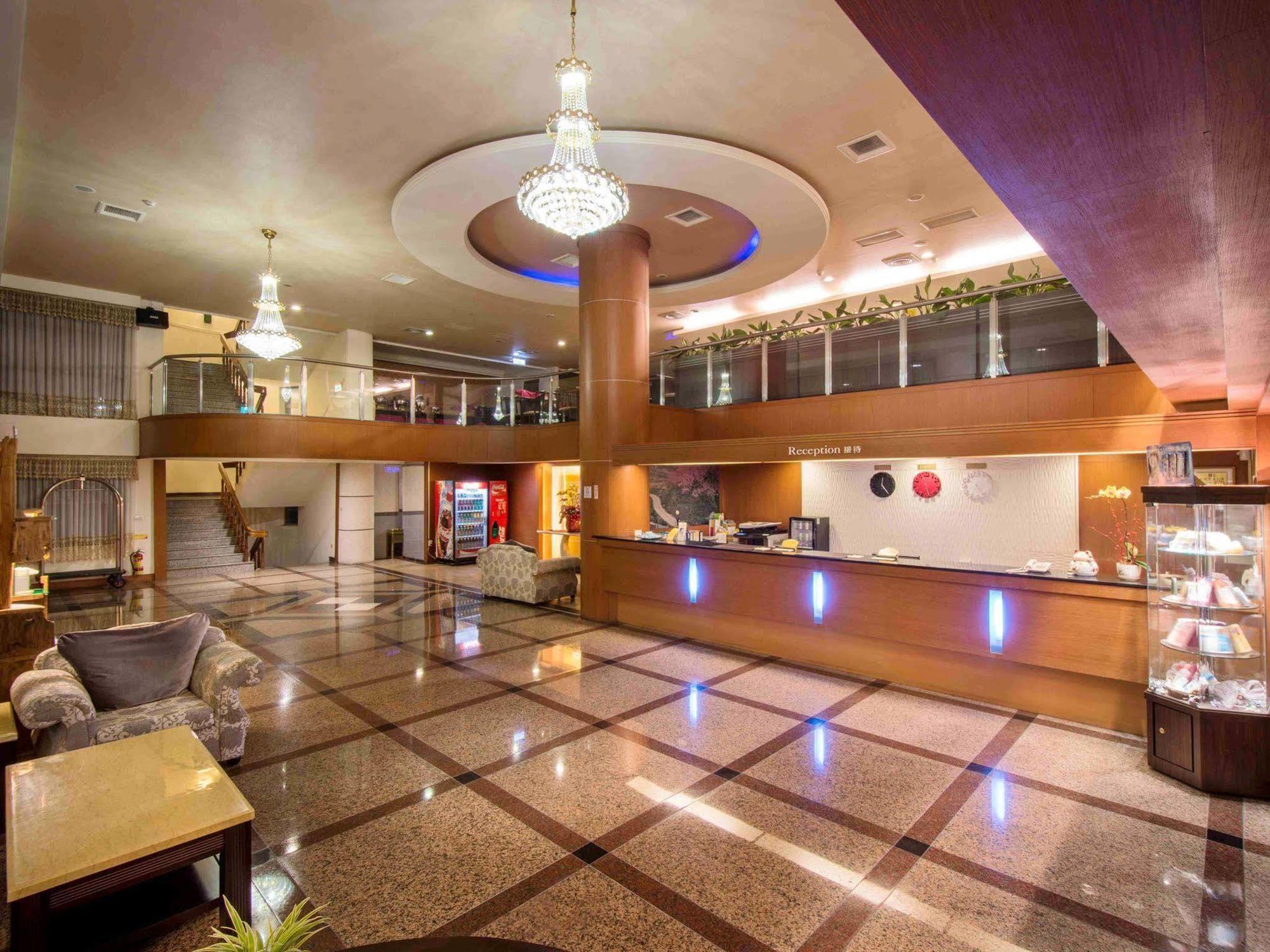 Ho Fong Business Stay Фенгюен Екстериор снимка